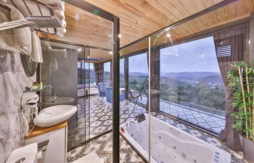 A bathroom at Agva Teras Garden Hotel & Bungalow