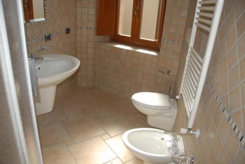 Phòng tắm tại Agriturismo Miralago