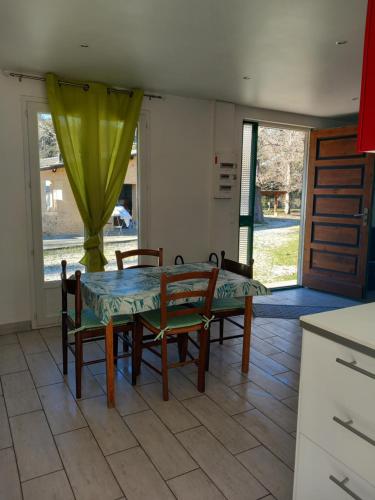 Fotografie z fotogalerie ubytování Petit chalet en bois v destinaci Reynès