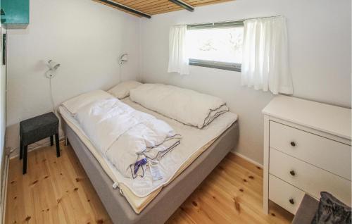 מיטה או מיטות בחדר ב-Cozy Home In Sams With Wifi