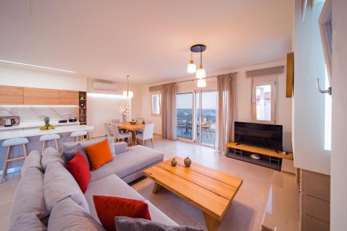 Aloni 3 bedroom Sea View Villa with private pool