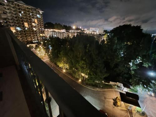 Hearty View Condo Rental c Parking Wi-fi, Netflix, Washer