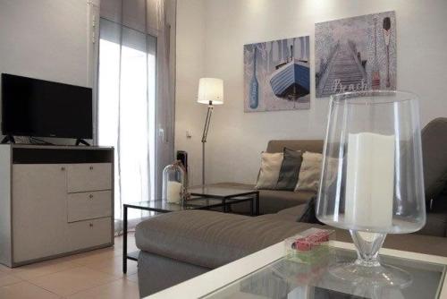 Vive la playa y la noche de Sitges aquí