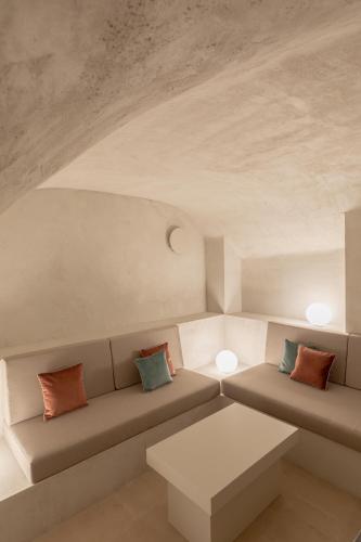 Design apartment with private pool in Campo dei Fiori
