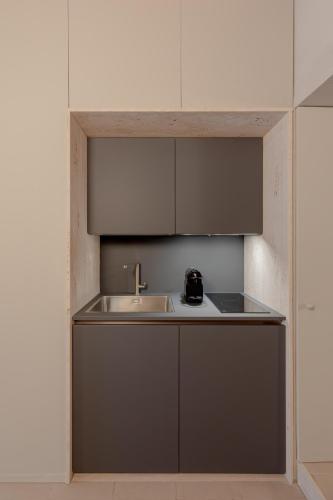 Design apartment with private pool in Campo dei Fiori