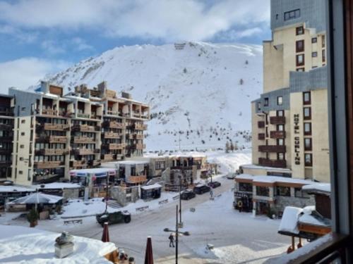 Studio central à Tignes, proche pistes, balcon - FR-1-449-189