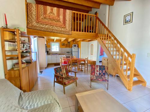 Photo de la galerie de l'établissement Maison Vacances Proche Mer et Centre-ville - Jardin Privé, Terrasse, Animaux Bienvenus - FR-1-231-239, à Bretignolles-sur-Mer