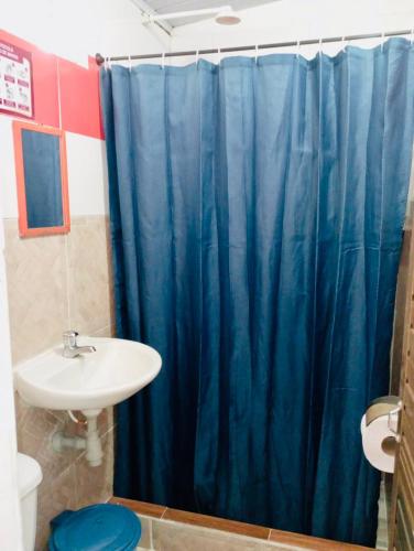 Un baño de San José HOUSE