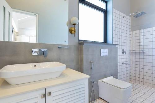 Koupelna v ubytování 3BHK Villa with Private Pool near Anjuna