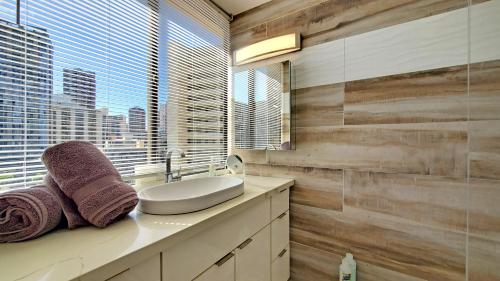 Waikiki beach modern studio No resort fee Best location_3