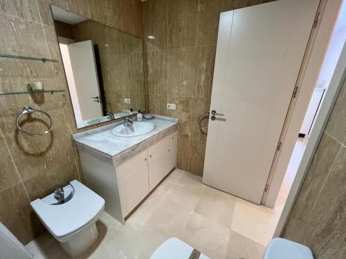 Kúpeľňa v ubytovaní PUSHE Playa Granada Beach & Golf 11