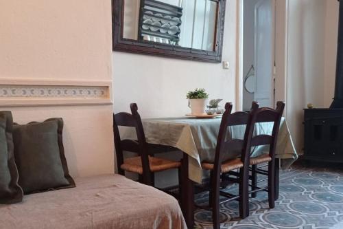 Posedenie v ubytovaní Yioklima - Renovated Neoclassical House with two bedrooms