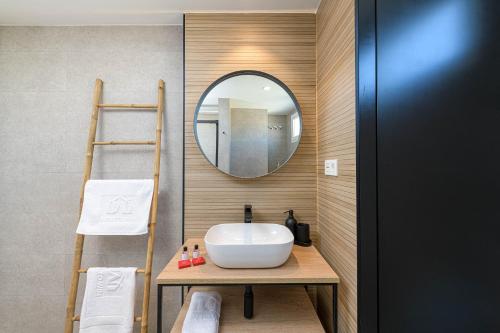 Kúpeľňa v ubytovaní WintowinRentals Exclusivo ático cerca de la playa.