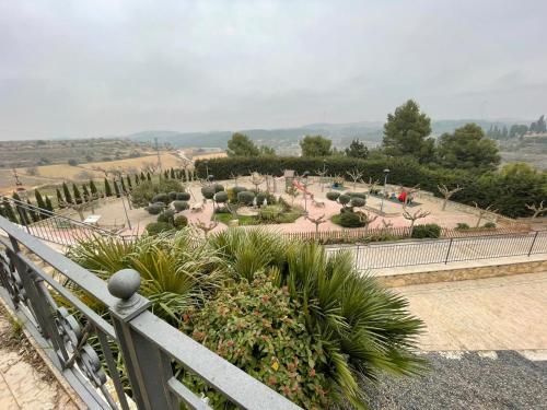 a view of a park from a fence at Cals iaios in Villalba dels Arcs