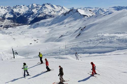 SorripasにあるCasa Val-Tenaの雪山スキー団
