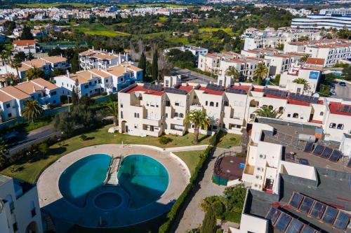 Quinta dos Arcos 2BR w/ AC & Pool by LovelyStay