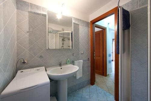 A bathroom at Sun & Beach house Costa Rei