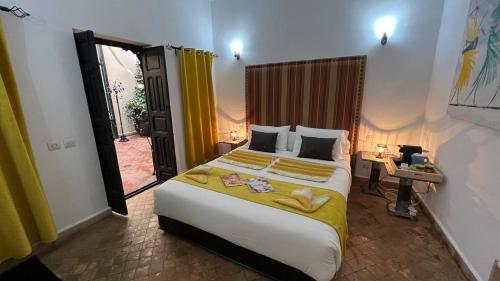 Postel nebo postele na pokoji v ubytování RIAD PÉNÉLOPE Marrakech