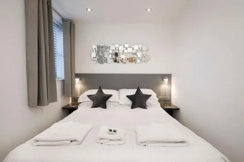 City Apartments - Reubens Court photo 5