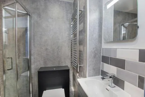 City Apartments - Reubens Court photo 12