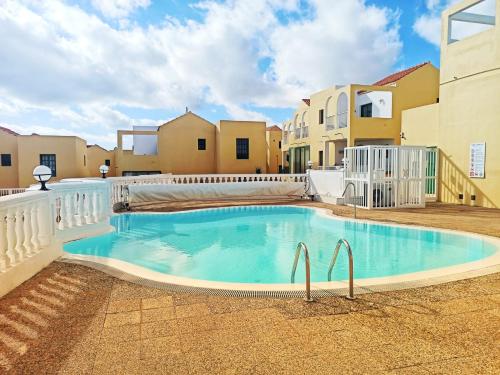 The swimming pool at or close to Caleta Paraiso 127