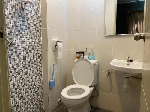 Ένα μπάνιο στο The Meadow Park 4R4B
