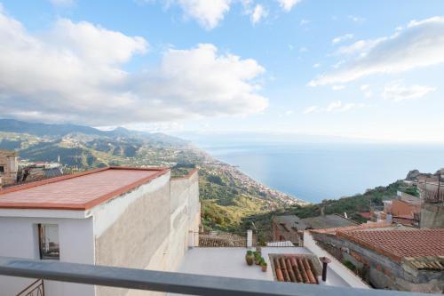 Casa Con Terrazze Vista Mare