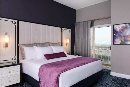 Tempat tidur dalam kamar di WorldMark Anaheim