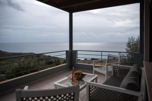 ケラトカンボスにあるPortela Villas Kapsaliのギャラリーの写真