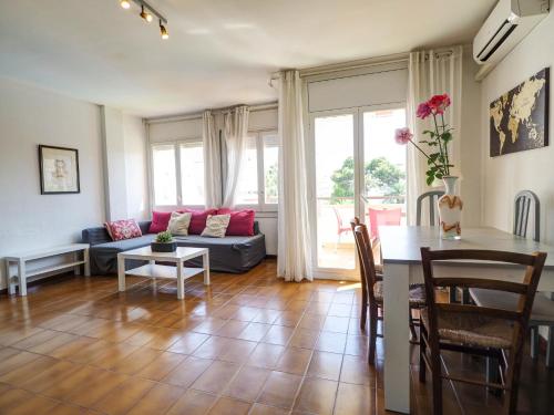 Fotografie z fotogalerie ubytování Clarimar Sky Blue by Hello Homes Sitges v destinaci Sitges