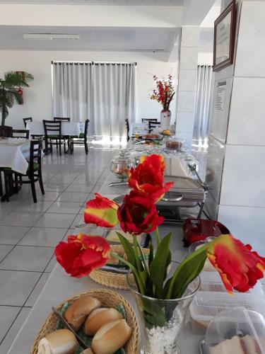 Makanan di atau berdekatan hotel