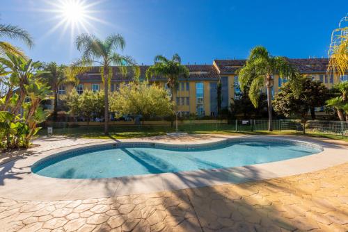 Bahia de Marbella - 3 bedroom beach apartment with sea view