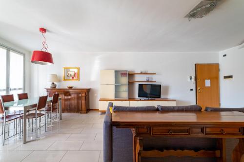 Feel like Home – Photos 2