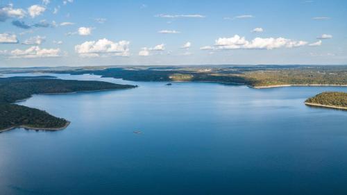 Lake Tenkiller Retreat – Photos 3
