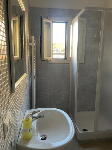 Ένα μπάνιο στο PALAZZO MAZZINI 1