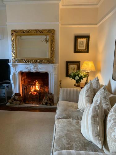 Ruang duduk di Albany house Harborne