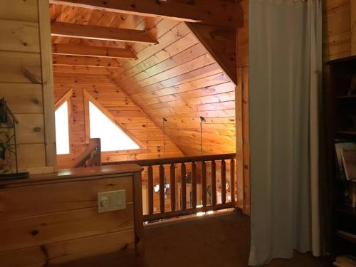 Φωτογραφία από το άλμπουμ του Glens of Antrim Mountain Cabin σε Waynesville