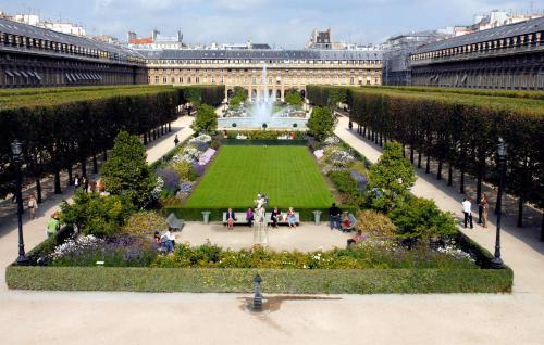 Superbe T3 Terrasse Coeur de Paris historique