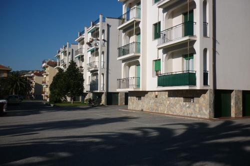 Το κτήριο όπου στεγάζεται  το διαμέρισμα