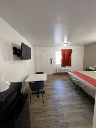 Ένα ή περισσότερα κρεβάτια σε δωμάτιο στο Motel 6-Orange, CA - Anaheim