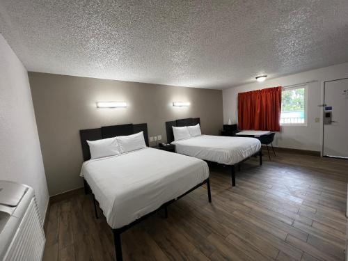 Ένα ή περισσότερα κρεβάτια σε δωμάτιο στο Motel 6-Orange, CA - Anaheim