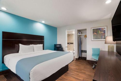 Laredo Hotel Innにあるベッド