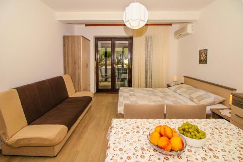 Apartments by the sea Baska, Krk - 20424