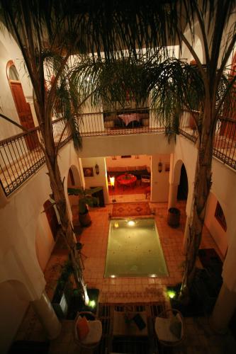 Swimmingpoolen hos eller tæt på Riad Mariana