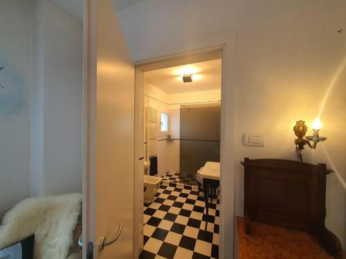 A bathroom at Apartment in Modigliana with Pool & Forest Views