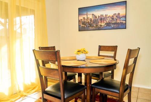 Imagen de la galería de Cozy and relaxing home in downtown Frisco, en Frisco