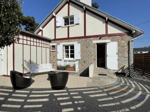 Villa proche Plage et Centre, Jardin Clos, Wifi, Chien possible - FR-1-361-431