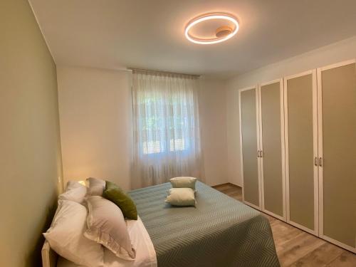 Ένα ή περισσότερα κρεβάτια σε δωμάτιο στο Villa Edelia