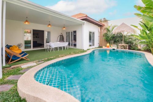 Bazén v ubytování Majestic Residence Pattaya มาเจสติก พูลวิลล่าส์ nebo v jeho okolí