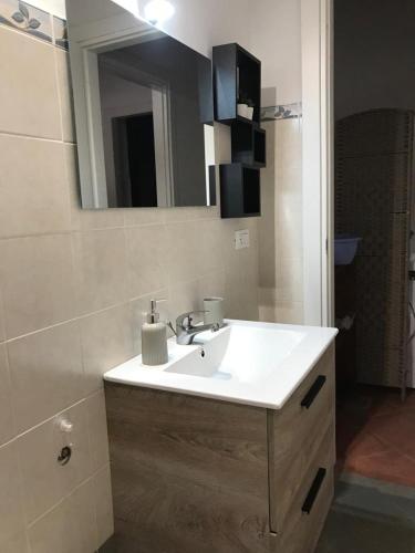 Ένα μπάνιο στο L'Ulivo in Villa Greco